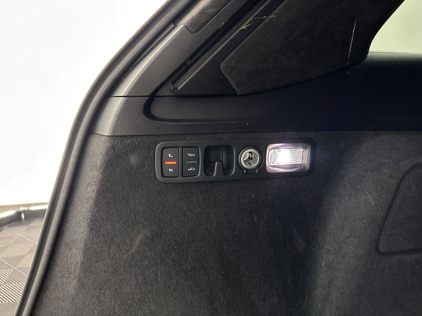 Audi Q7 3.0 TDI e-tron Quattro Sport (Plug-In) Aut. *PANO | LEATHER | ADAPTIVE-CRUISE | MATRIX-LED | BOSE-AUDIO | BLINDSPOT | MEMORY-PACK | DIGI-COCKPIT | HEATED-SPORTSEATS | NAVI-FULLMAP | CAMERA | HEAD-UP | SHIFTPADDLES | TOWBAR | 21"*