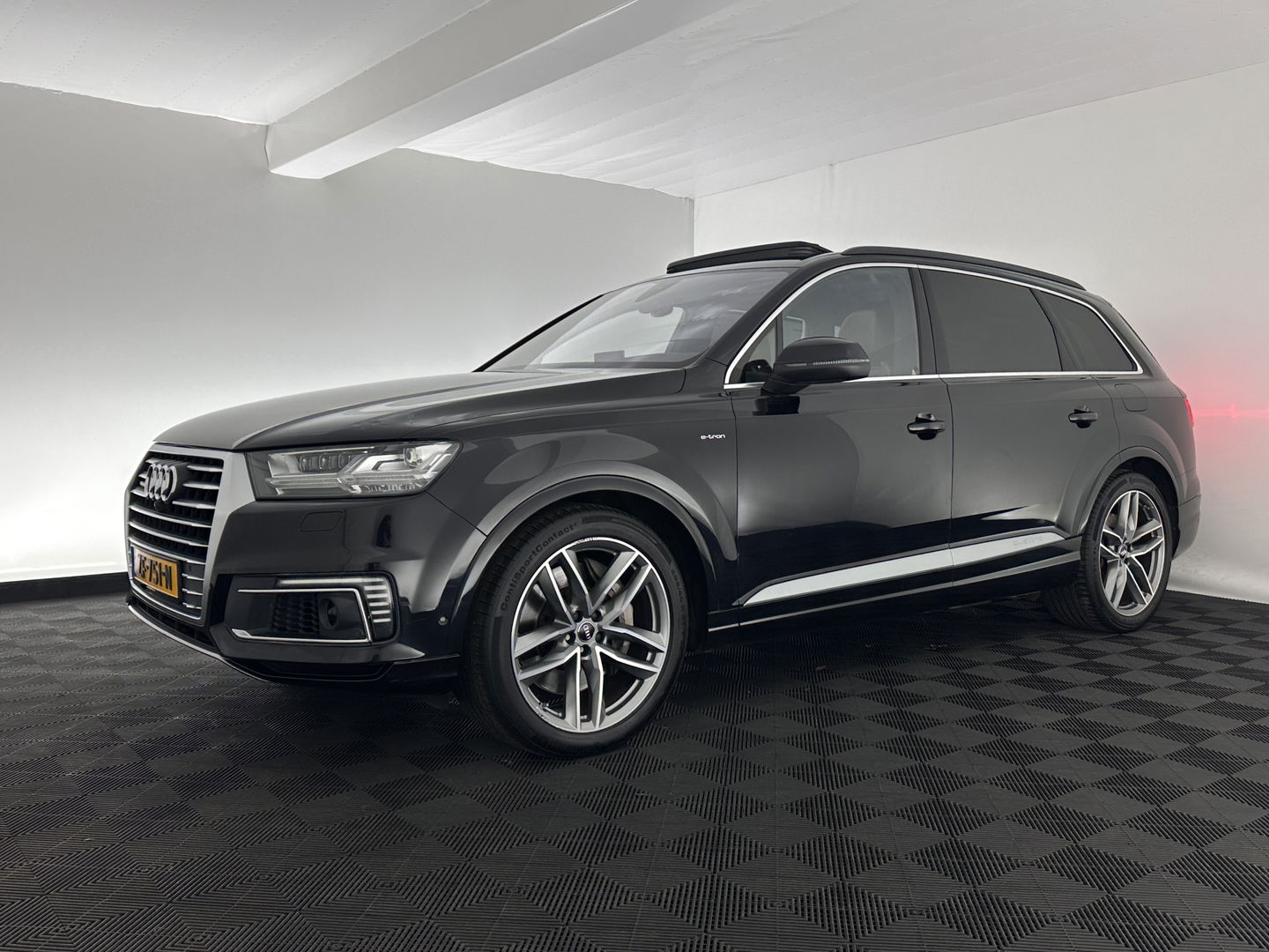 Audi Q7 3.0 TDI e-tron Quattro Sport (Plug-In) Aut. *PANO | LEATHER | ADAPTIVE-CRUISE | MATRIX-LED | BOSE-AUDIO | BLINDSPOT | MEMORY-PACK | DIGI-COCKPIT | HEATED-SPORTSEATS | NAVI-FULLMAP | CAMERA | HEAD-UP | SHIFTPADDLES | TOWBAR | 21"*