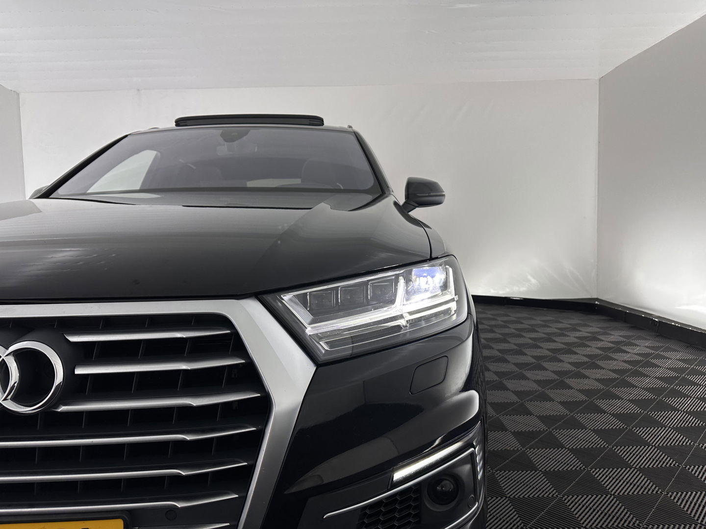 Audi Q7 3.0 TDI e-tron Quattro Sport (Plug-In) Aut. *PANO | LEATHER | ADAPTIVE-CRUISE | MATRIX-LED | BOSE-AUDIO | BLINDSPOT | MEMORY-PACK | DIGI-COCKPIT | HEATED-SPORTSEATS | NAVI-FULLMAP | CAMERA | HEAD-UP | SHIFTPADDLES | TOWBAR | 21"*