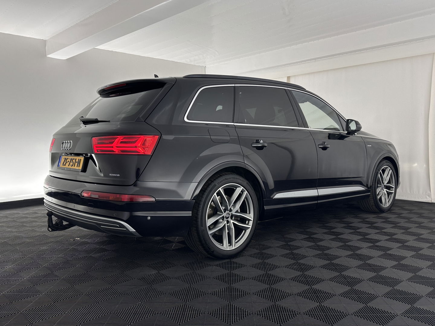 Audi Q7 3.0 TDI e-tron Quattro Sport (Plug-In) Aut. *PANO | LEATHER | ADAPTIVE-CRUISE | MATRIX-LED | BOSE-AUDIO | BLINDSPOT | MEMORY-PACK | DIGI-COCKPIT | HEATED-SPORTSEATS | NAVI-FULLMAP | CAMERA | HEAD-UP | SHIFTPADDLES | TOWBAR | 21"*