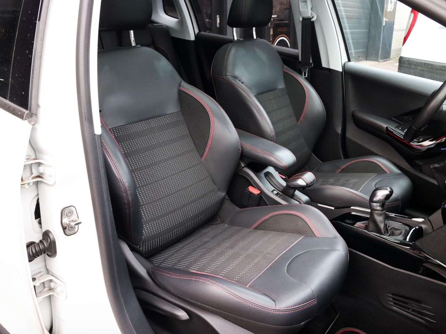 Peugeot 2008 1.2 PureTech GT-line | Trekhaak | Pano | Camera