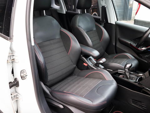 Peugeot 2008 1.2 PureTech GT-line | Trekhaak | Pano | Camera