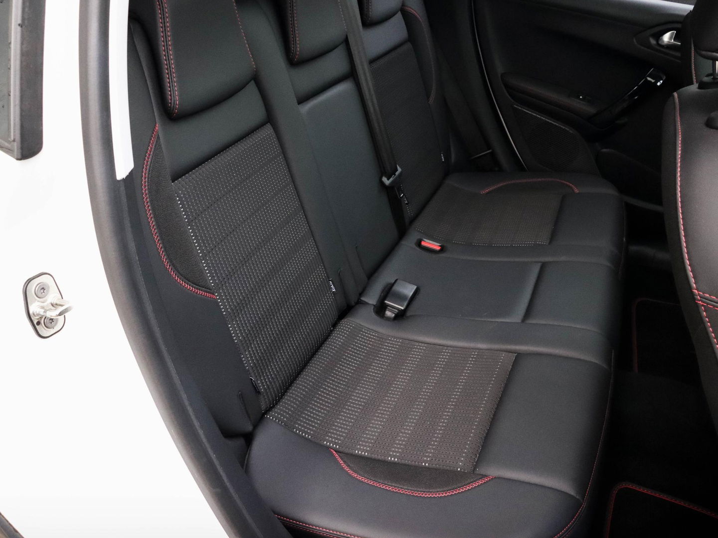 Peugeot 2008 1.2 PureTech GT-line | Trekhaak | Pano | Camera