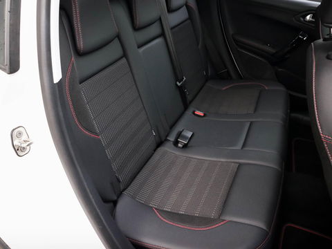 Peugeot 2008 1.2 PureTech GT-line | Trekhaak | Pano | Camera