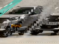 Peugeot 2008 - 1.2 PureTech Allure Sport Automaat 131Pk (APPLE CARPLAY, NAVIGATIE, CLIMATE, 360 CAMERA, LEDER, SPORTSTOELEN, GETINT GLAS, ZWART HEMEL, CRUISE, NIEUWSTAAT)