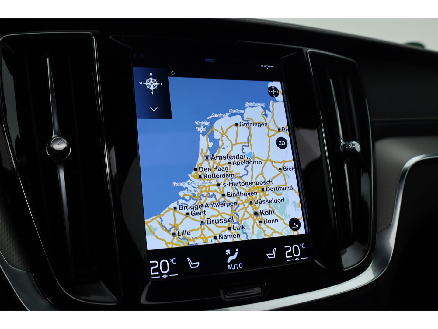 Volvo V60 2.0 T6 Recharge AWD R-Design | Pano-dak | elek. Trekhaak | Head-up | ACC | Stoel + stuurverwarming |