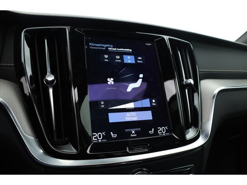 Volvo V60 2.0 T6 Recharge AWD R-Design | Pano-dak | elek. Trekhaak | Head-up | ACC | Stoel + stuurverwarming |