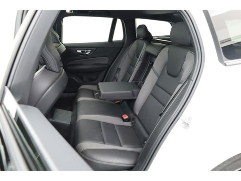 Volvo V60 2.0 T6 Recharge AWD R-Design | Pano-dak | elek. Trekhaak | Head-up | ACC | Stoel + stuurverwarming |