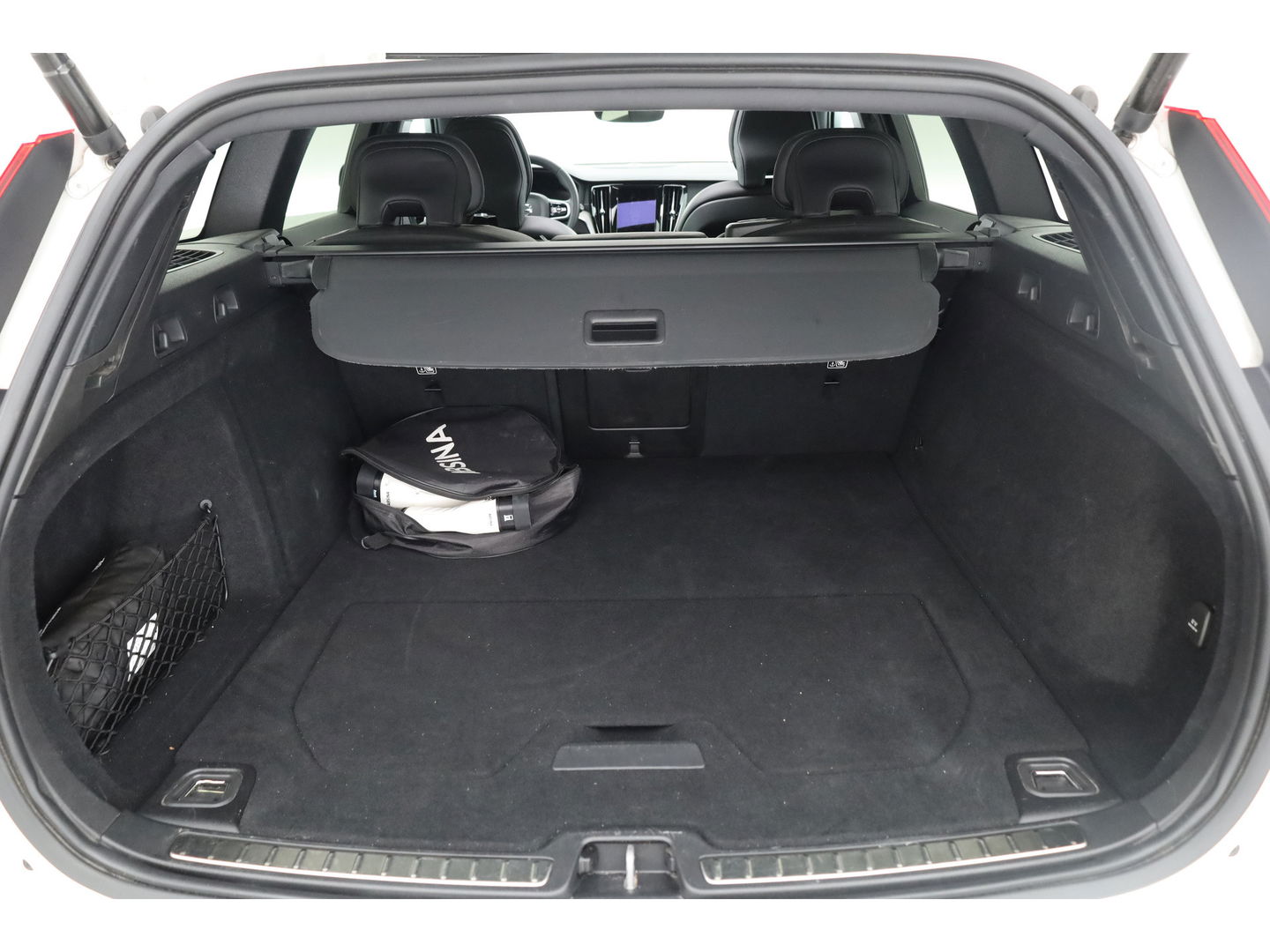 Volvo V60 2.0 T6 Recharge AWD R-Design | Pano-dak | elek. Trekhaak | Head-up | ACC | Stoel + stuurverwarming |