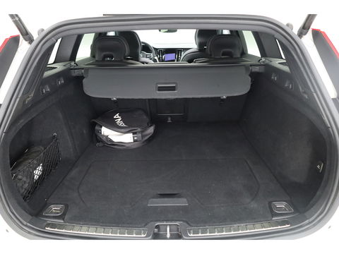 Volvo V60 2.0 T6 Recharge AWD R-Design | Pano-dak | elek. Trekhaak | Head-up | ACC | Stoel + stuurverwarming |