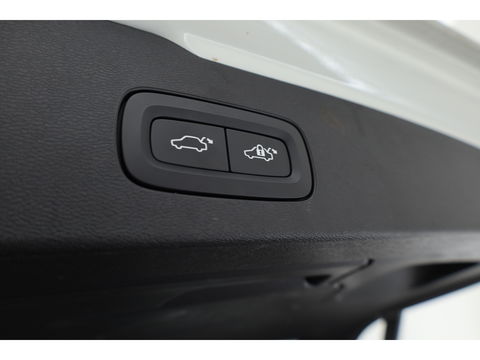 Volvo V60 2.0 T6 Recharge AWD R-Design | Pano-dak | elek. Trekhaak | Head-up | ACC | Stoel + stuurverwarming |