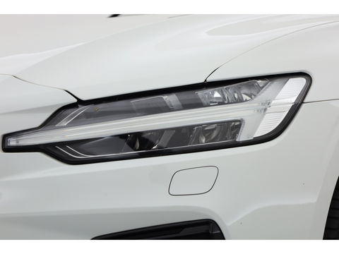 Volvo V60 2.0 T6 Recharge AWD R-Design | Pano-dak | elek. Trekhaak | Head-up | ACC | Stoel + stuurverwarming |