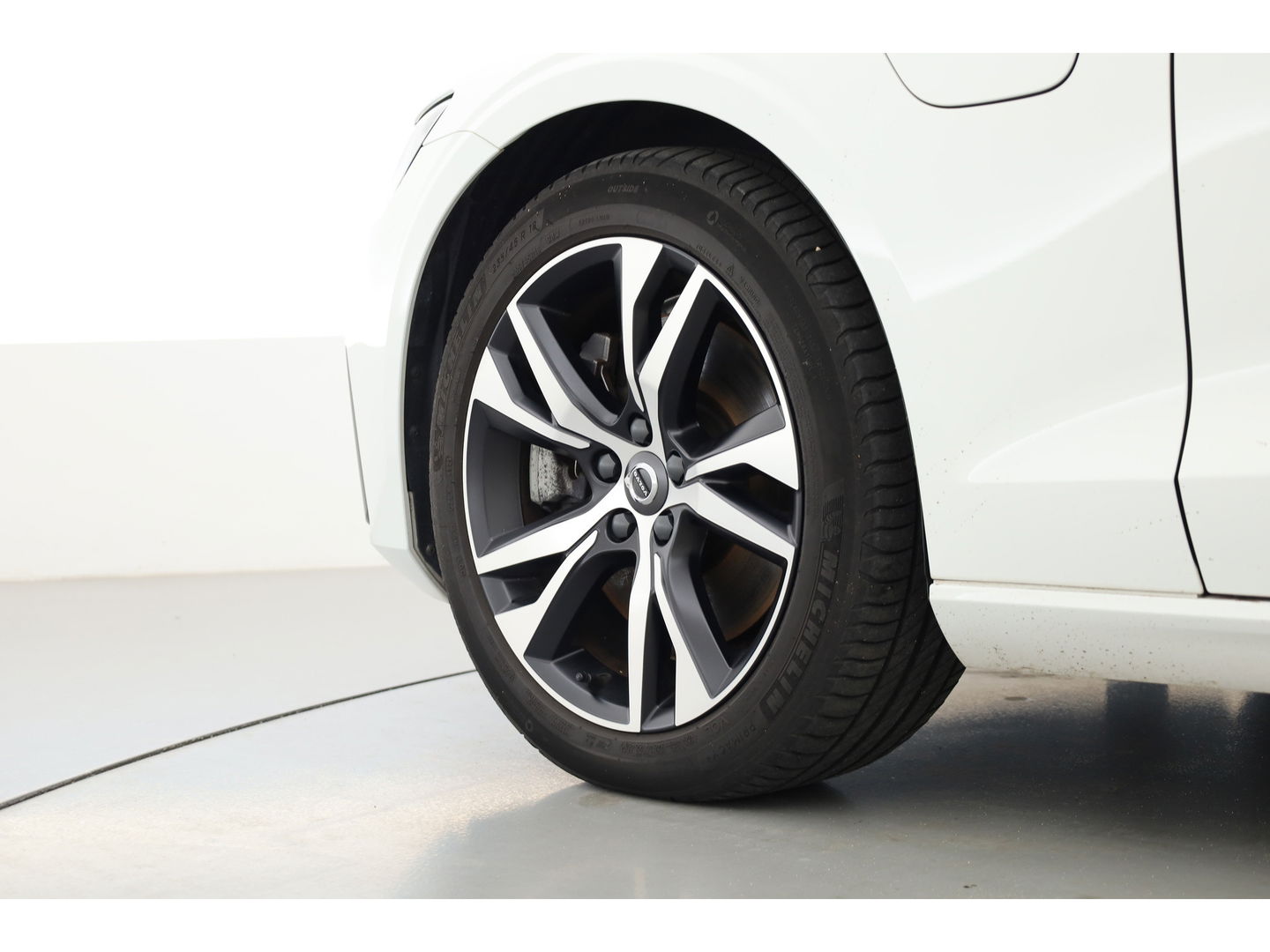 Volvo V60 2.0 T6 Recharge AWD R-Design | Pano-dak | elek. Trekhaak | Head-up | ACC | Stoel + stuurverwarming |