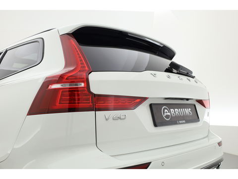 Volvo V60 2.0 T6 Recharge AWD R-Design | Pano-dak | elek. Trekhaak | Head-up | ACC | Stoel + stuurverwarming |