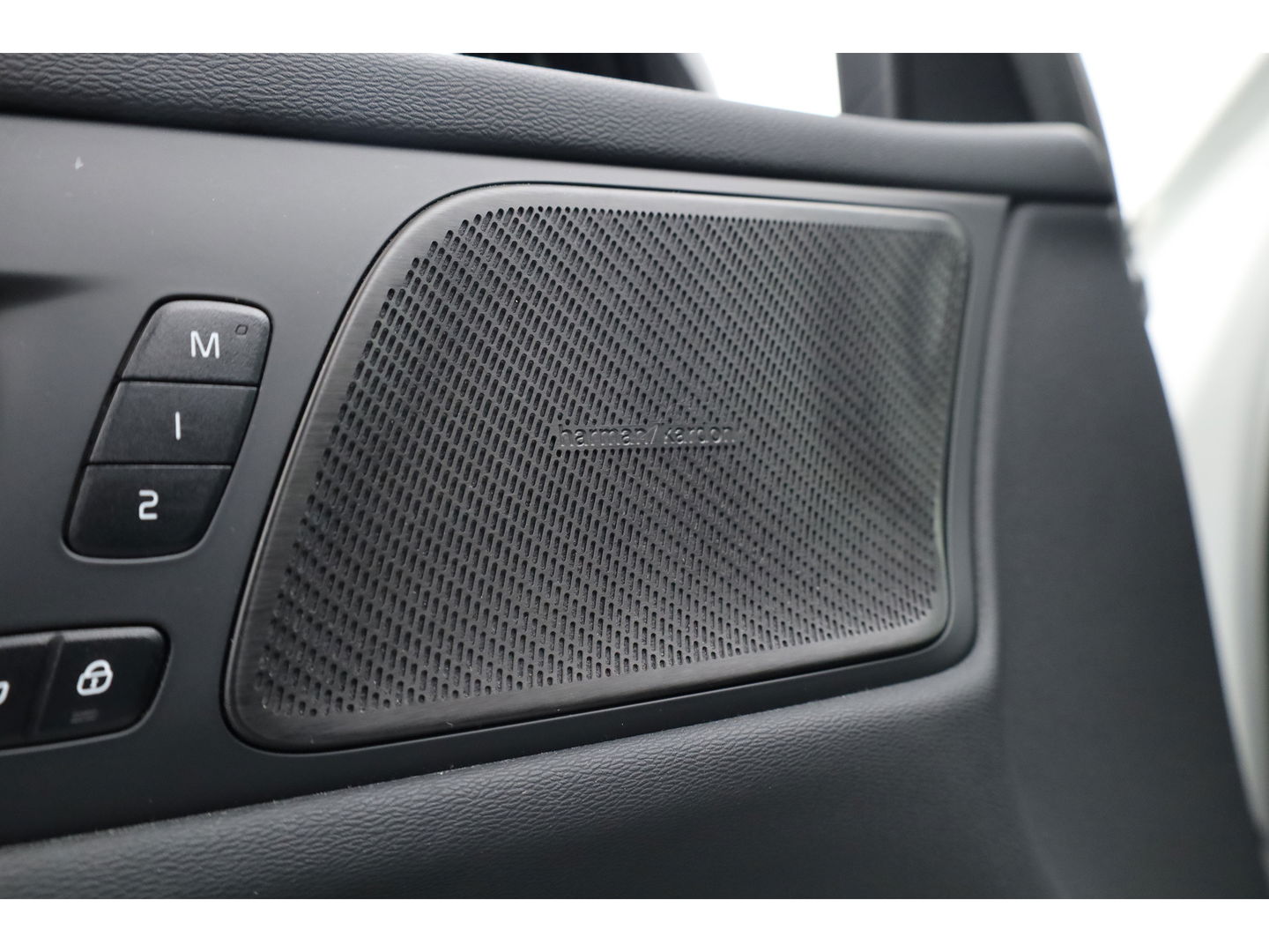 Volvo V60 2.0 T6 Recharge AWD R-Design | Pano-dak | elek. Trekhaak | Head-up | ACC | Stoel + stuurverwarming |