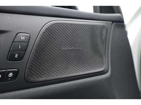 Volvo V60 2.0 T6 Recharge AWD R-Design | Pano-dak | elek. Trekhaak | Head-up | ACC | Stoel + stuurverwarming |