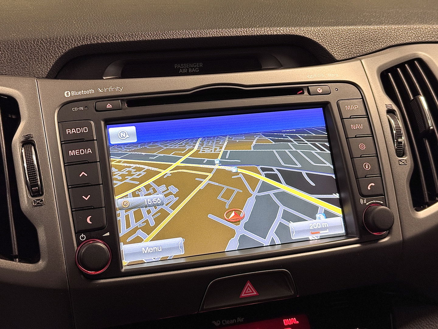 Kia Sportage 1.6 GDI ComfortLine | Stoelverwarming | Achterbankverwarming | Afneembare Trekhaak | Camera | Navigatie | Parkeersensoren | Isofix | Bluetooth | 17" Lichtmetaal |