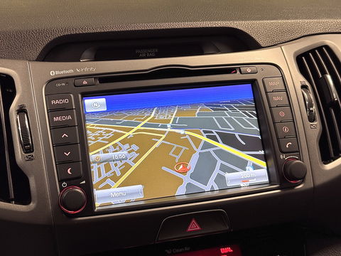 Kia Sportage 1.6 GDI ComfortLine | Stoelverwarming | Achterbankverwarming | Afneembare Trekhaak | Camera | Navigatie | Parkeersensoren | Isofix | Bluetooth | 17" Lichtmetaal |