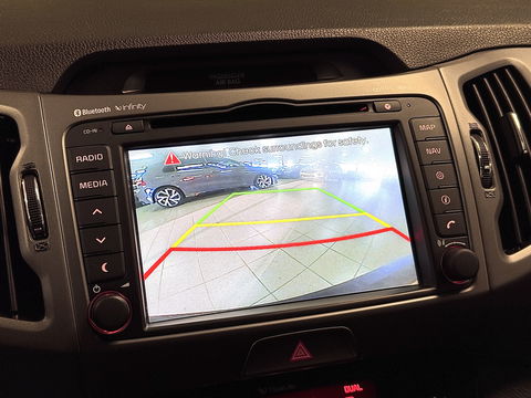 Kia Sportage 1.6 GDI ComfortLine | Stoelverwarming | Achterbankverwarming | Afneembare Trekhaak | Camera | Navigatie | Parkeersensoren | Isofix | Bluetooth | 17" Lichtmetaal |