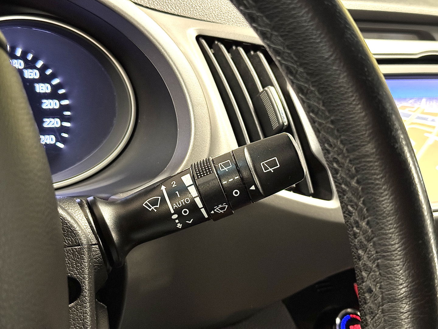 Kia Sportage 1.6 GDI ComfortLine | Stoelverwarming | Achterbankverwarming | Afneembare Trekhaak | Camera | Navigatie | Parkeersensoren | Isofix | Bluetooth | 17" Lichtmetaal |