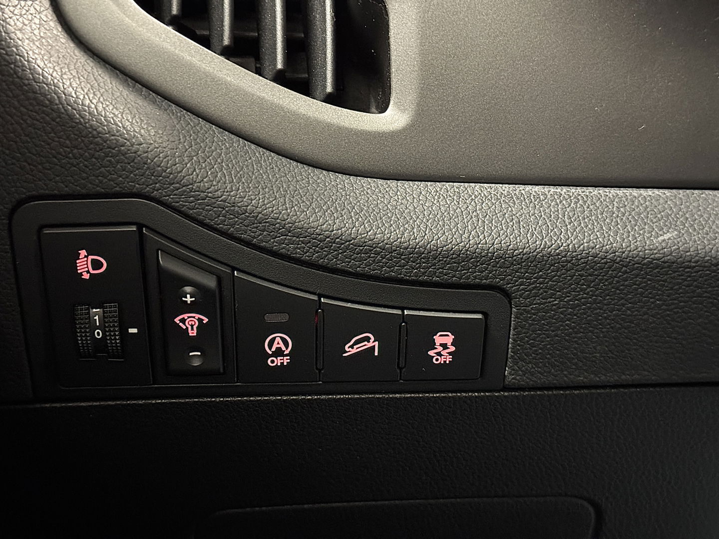 Kia Sportage 1.6 GDI ComfortLine | Stoelverwarming | Achterbankverwarming | Afneembare Trekhaak | Camera | Navigatie | Parkeersensoren | Isofix | Bluetooth | 17" Lichtmetaal |