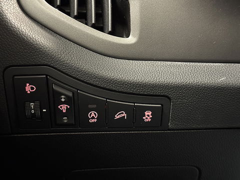 Kia Sportage 1.6 GDI ComfortLine | Stoelverwarming | Achterbankverwarming | Afneembare Trekhaak | Camera | Navigatie | Parkeersensoren | Isofix | Bluetooth | 17" Lichtmetaal |