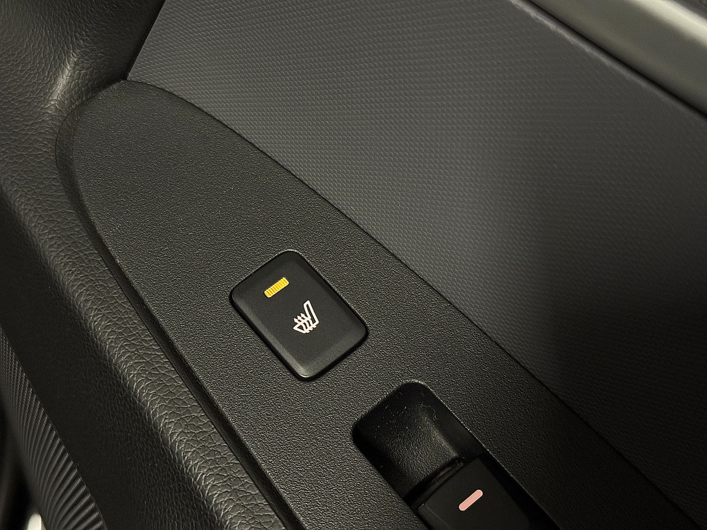 Kia Sportage 1.6 GDI ComfortLine | Stoelverwarming | Achterbankverwarming | Afneembare Trekhaak | Camera | Navigatie | Parkeersensoren | Isofix | Bluetooth | 17" Lichtmetaal |