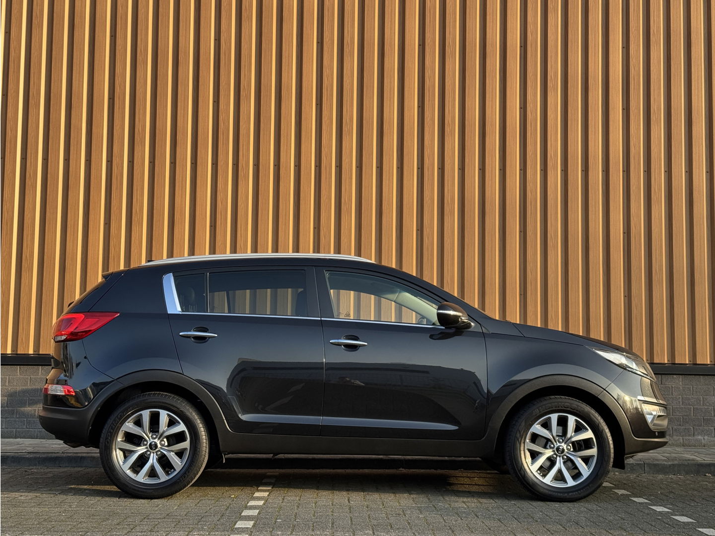 Kia Sportage 1.6 GDI ComfortLine | Stoelverwarming | Achterbankverwarming | Afneembare Trekhaak | Camera | Navigatie | Parkeersensoren | Isofix | Bluetooth | 17" Lichtmetaal |