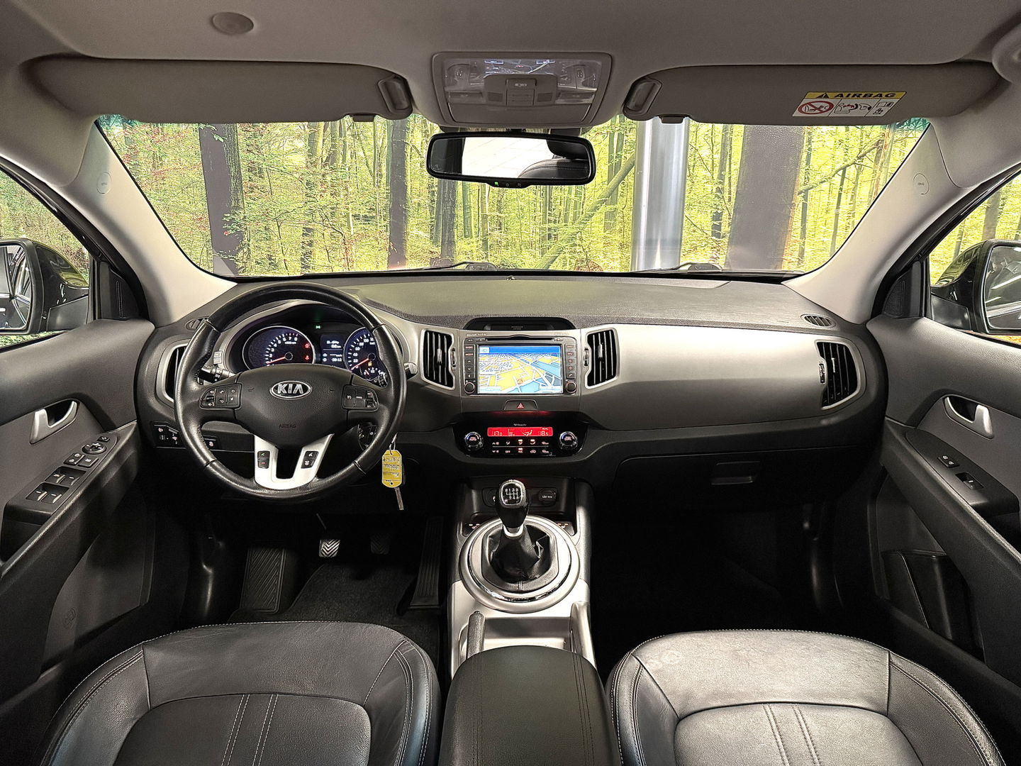 Kia Sportage 1.6 GDI ComfortLine | Stoelverwarming | Achterbankverwarming | Afneembare Trekhaak | Camera | Navigatie | Parkeersensoren | Isofix | Bluetooth | 17" Lichtmetaal |