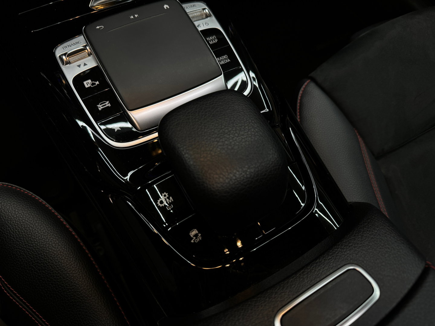 Mercedes-Benz A-Klasse AMG 35 4MATIC Pano|Aero|Sfeer|Night