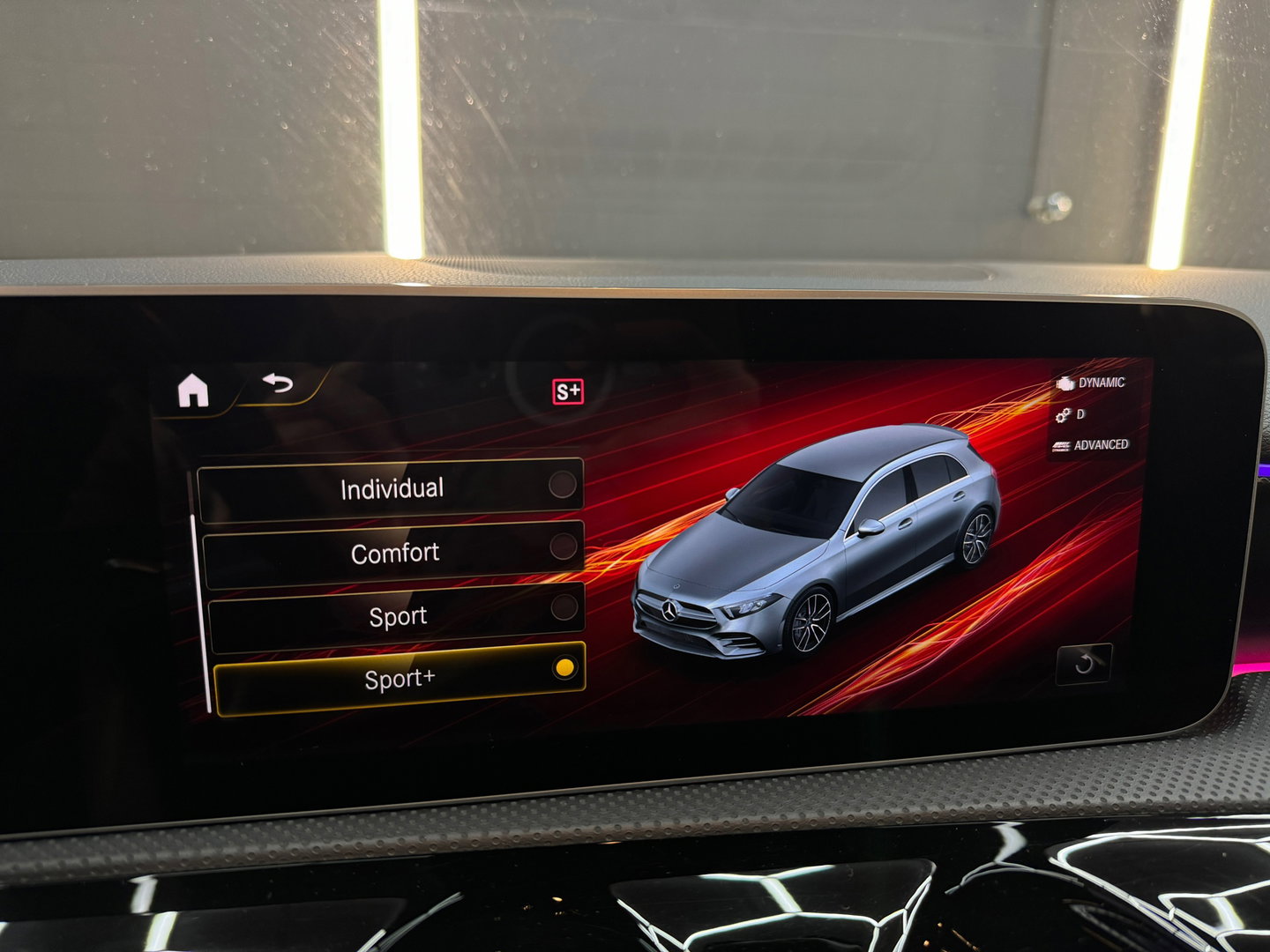 Mercedes-Benz A-Klasse AMG 35 4MATIC Pano|Aero|Sfeer|Night