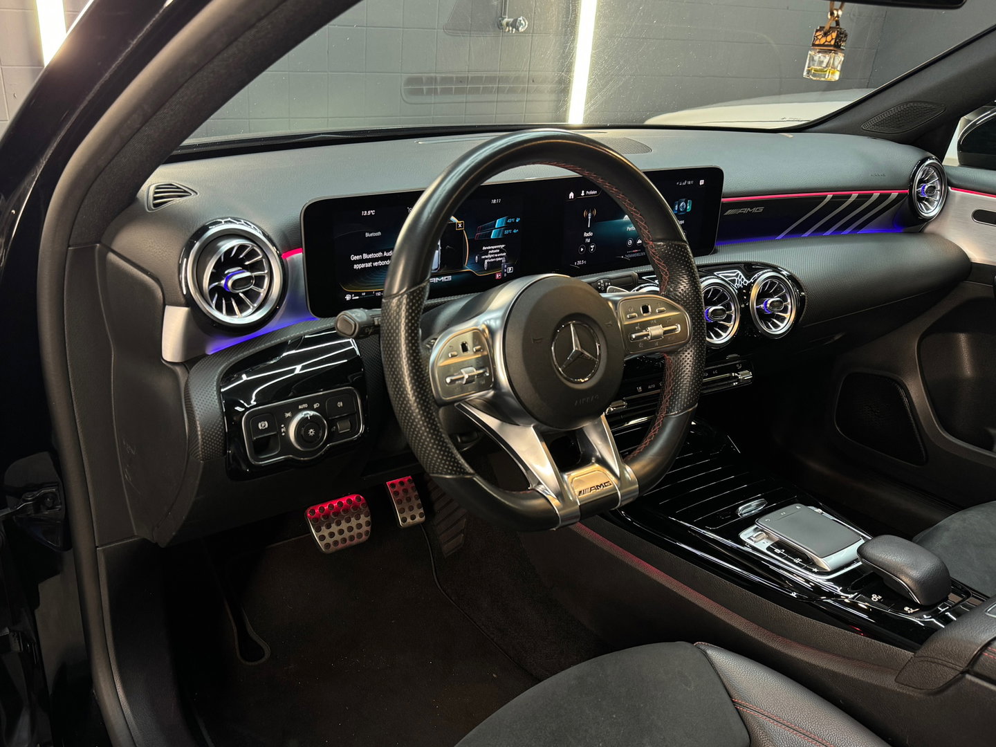 Mercedes-Benz A-Klasse AMG 35 4MATIC Pano|Aero|Sfeer|Night