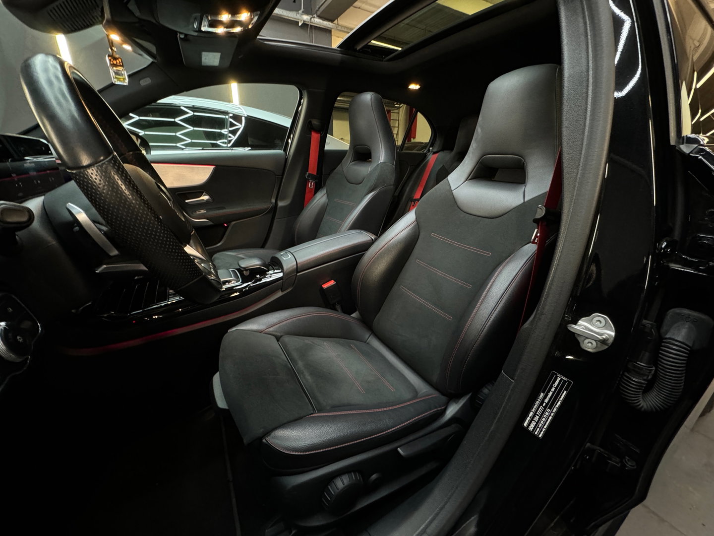 Mercedes-Benz A-Klasse AMG 35 4MATIC Pano|Aero|Sfeer|Night