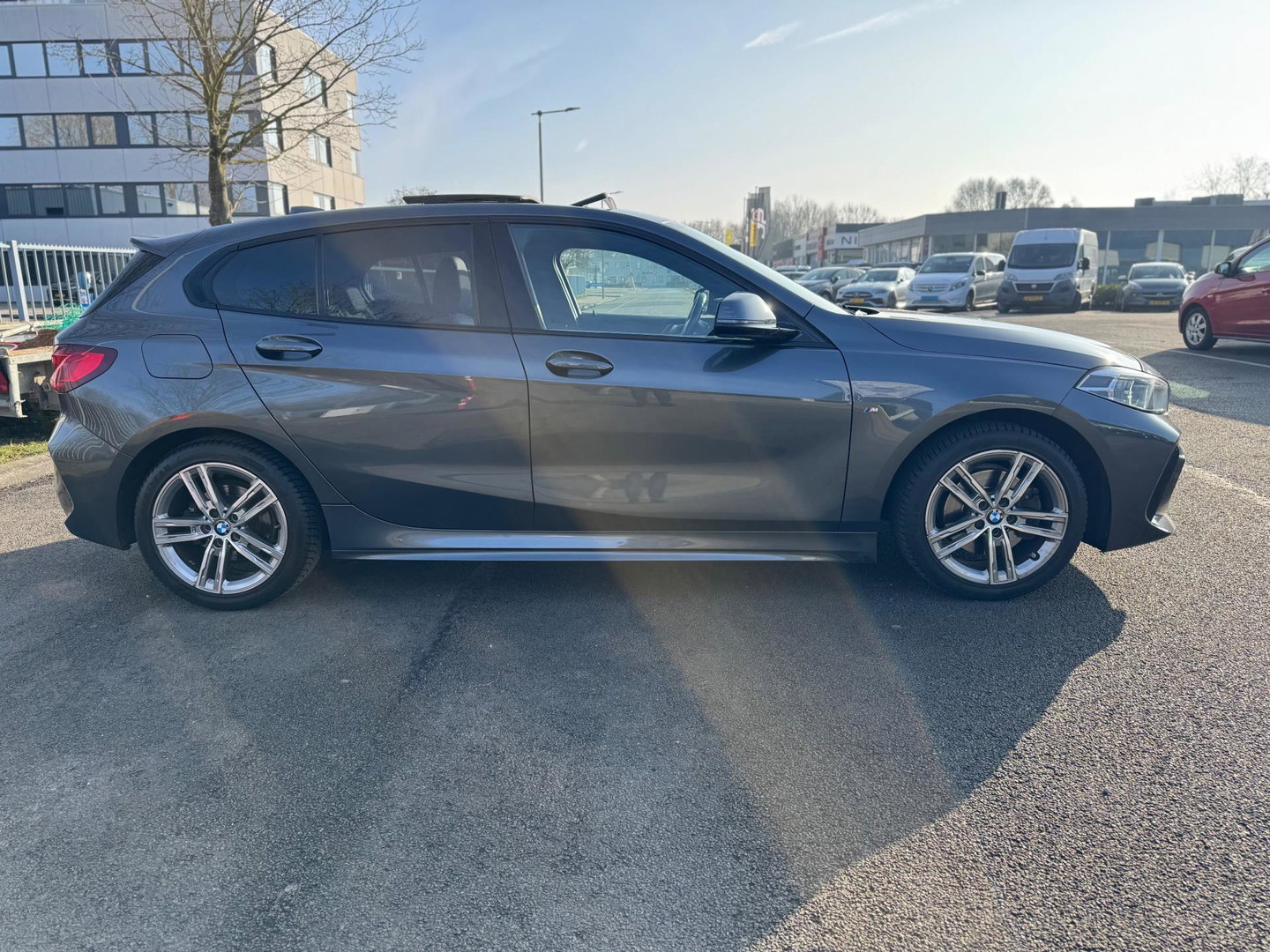 BMW 1-serie 118i High Executive Automaat panorama Led Navigatie