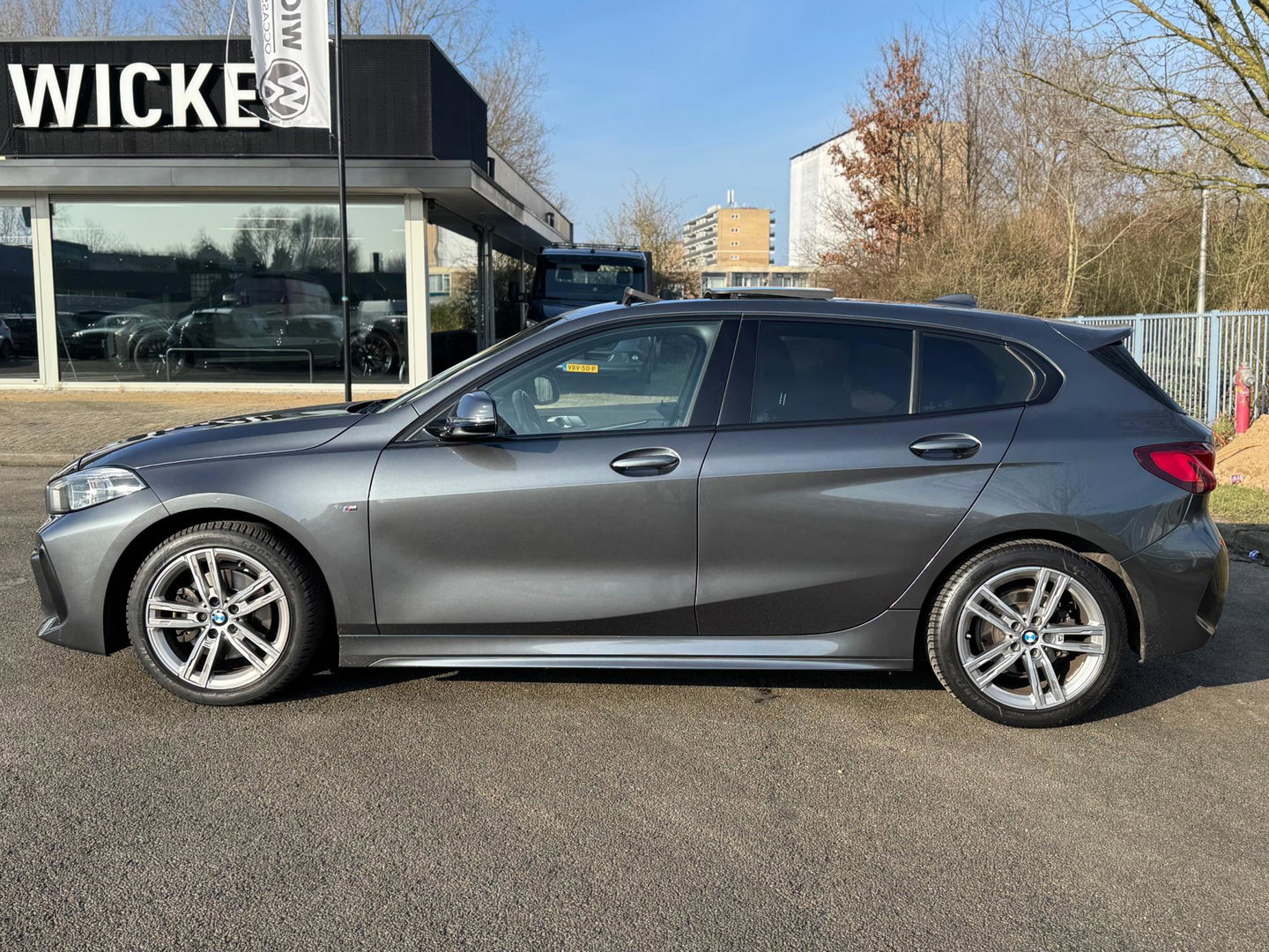 BMW 1-serie 118i High Executive Automaat panorama Led Navigatie