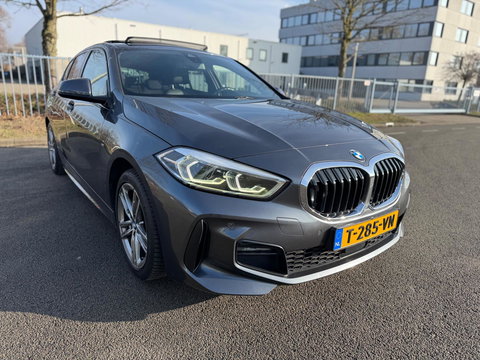 BMW 1-serie 118i High Executive Automaat panorama Led Navigatie
