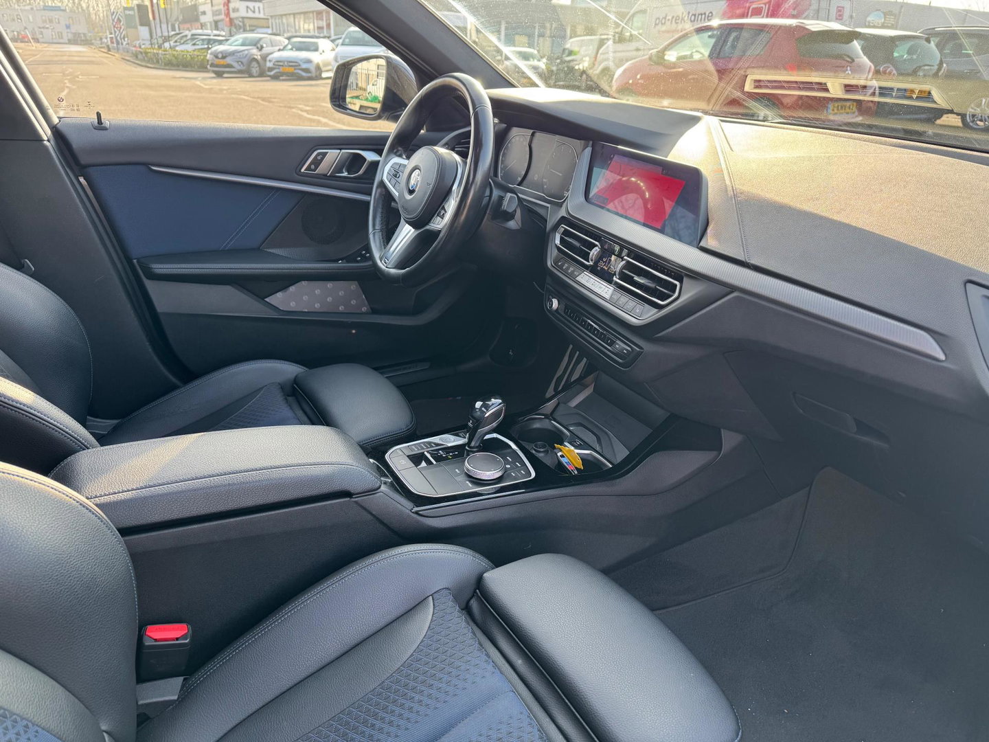 BMW 1-serie 118i High Executive Automaat panorama Led Navigatie