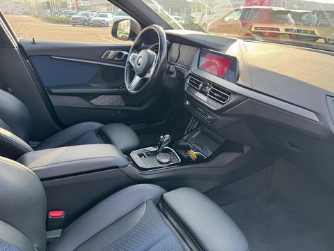 BMW 1-serie 118i High Executive Automaat panorama Led Navigatie