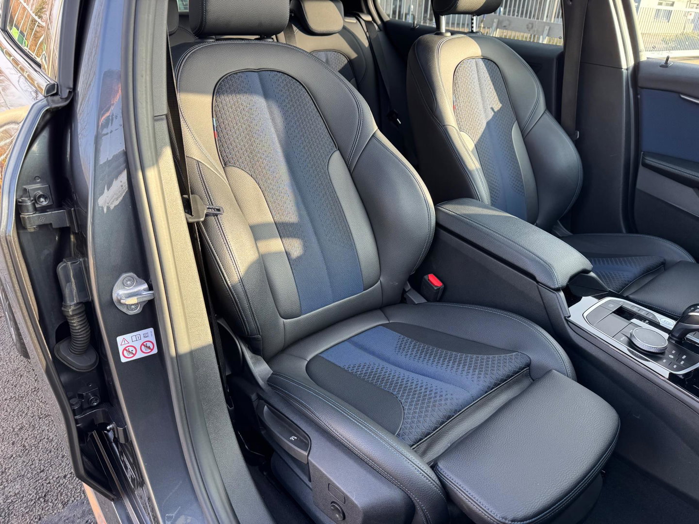 BMW 1-serie 118i High Executive Automaat panorama Led Navigatie