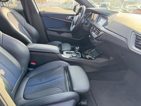 BMW 1-serie 118i High Executive Automaat panorama Led Navigatie