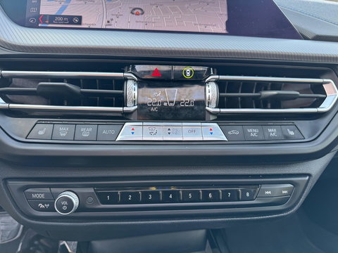 BMW 1-serie 118i High Executive Automaat panorama Led Navigatie