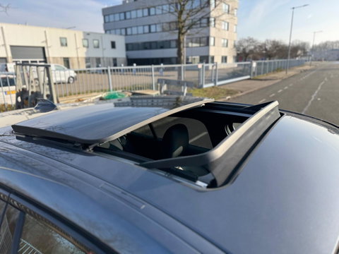 BMW 1-serie 118i High Executive Automaat panorama Led Navigatie