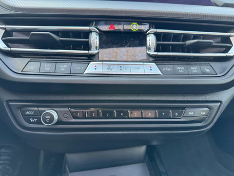 BMW 1-serie 118i High Executive Automaat panorama Led Navigatie