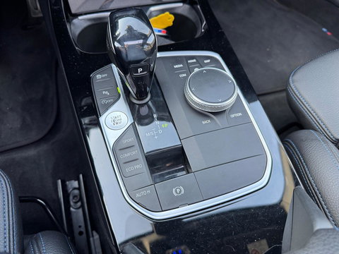 BMW 1-serie 118i High Executive Automaat panorama Led Navigatie