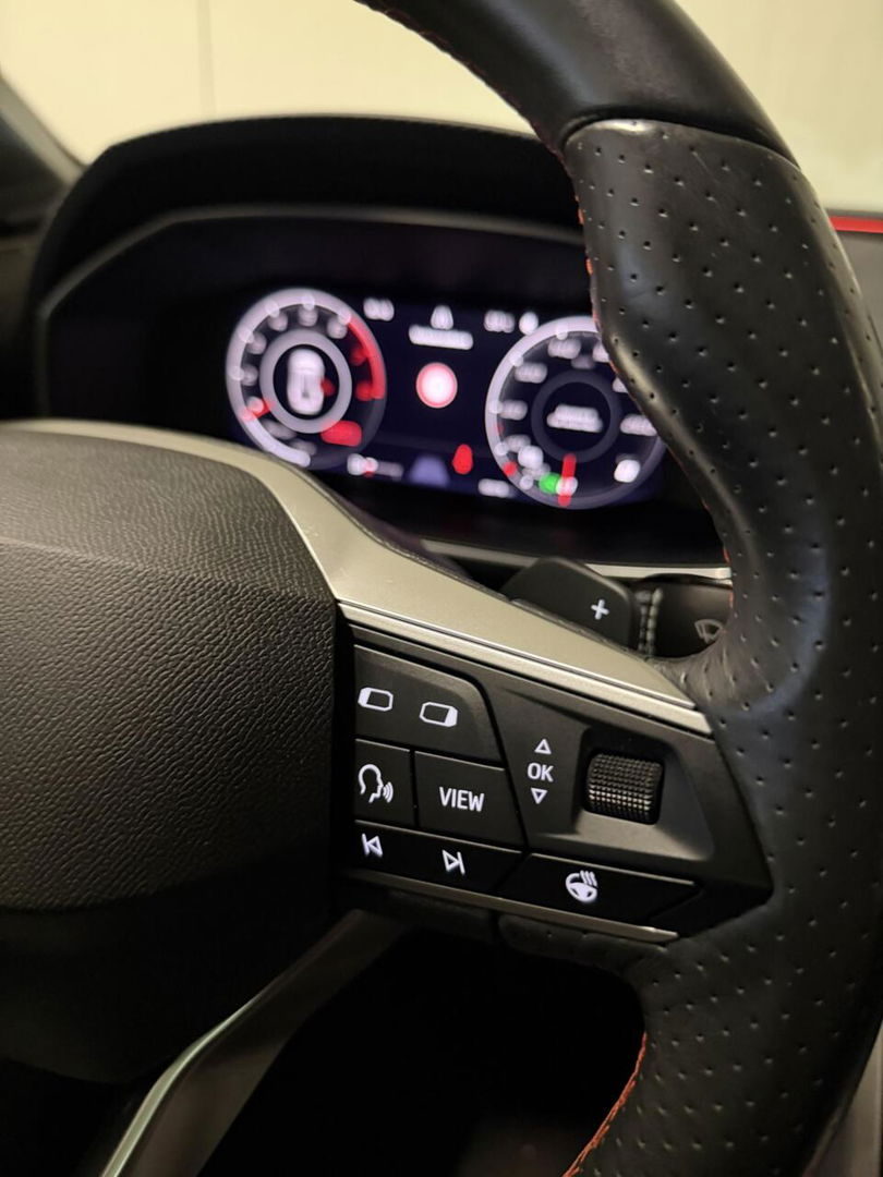 SEAT Leon Sportstourer Seat Leon 1.5 eTSI FR 150PK Virtual Carplay Camera Trekhaak Winterpack