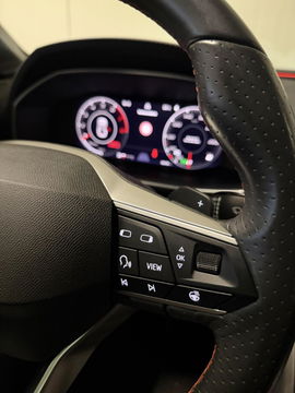 SEAT Leon Sportstourer Seat Leon 1.5 eTSI FR 150PK Virtual Carplay Camera Trekhaak Winterpack