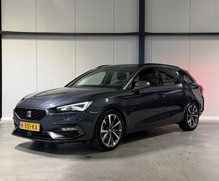 SEAT Leon Sportstourer Seat Leon 1.5 eTSI FR 150PK Virtual Carplay Camera Trekhaak Winterpack
