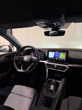 SEAT Leon Sportstourer Seat Leon 1.5 eTSI FR 150PK Virtual Carplay Camera Trekhaak Winterpack