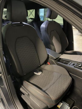 SEAT Leon Sportstourer Seat Leon 1.5 eTSI FR 150PK Virtual Carplay Camera Trekhaak Winterpack