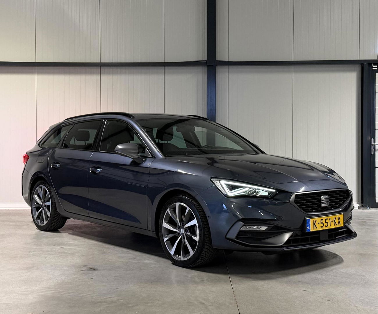 SEAT Leon Sportstourer Seat Leon 1.5 eTSI FR 150PK Virtual Carplay Camera Trekhaak Winterpack